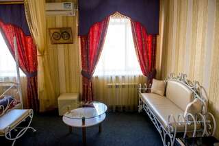 Гостиница Престиж Курган Номер люкс с 1 двуспальной кроватью-18