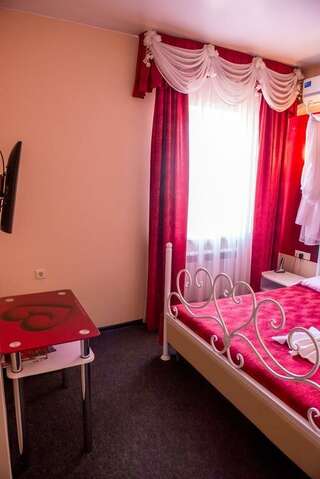 Гостиница Престиж Курган Номер люкс с 1 двуспальной кроватью-11